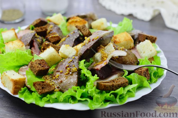Тёплый салат с куриной печенью, болгарским перцем и стручковой фасолью — рецепты | Дзен