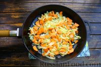 Фото приготовления рецепта: Тыква, тушенная с морковью и сметаной - шаг №4