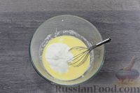 Фото приготовления рецепта: Мандариновые маффины на йогурте - шаг №9