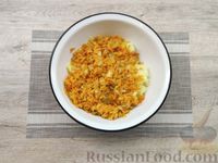 Фото приготовления рецепта: Картофельные котлеты с рисом и зеленью - шаг №12