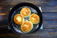 Фото приготовления рецепта: Пончики с вареньем - шаг №13