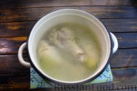 Фото приготовления рецепта: Суп с курицей, нутом и овощами - шаг №6