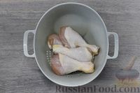 Фото приготовления рецепта: Куриные голени, жаренные в чесночной карамели - шаг №2