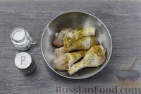 Фото приготовления рецепта: Куриные голени, жаренные в чесночной карамели - шаг №3
