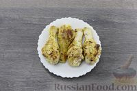 Фото приготовления рецепта: Куриные голени, жаренные в чесночной карамели - шаг №6