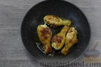 Фото приготовления рецепта: Куриные голени, жаренные в чесночной карамели - шаг №11