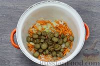 Фото приготовления рецепта: Овощной суп с перловкой и консервированными грибами - шаг №5