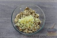 Фото приготовления рецепта: Картофельные котлеты с грецкими орехами и семенами льна - шаг №15