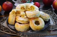 Фото приготовления рецепта: Пончики из слоёного дрожжевого теста с яблоками (в духовке) - шаг №14