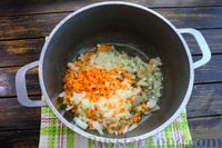 Фото приготовления рецепта: Томатный суп с фрикадельками и болгарским перцем - шаг №8