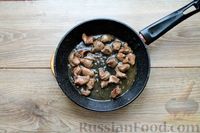 Фото приготовления рецепта: Рагу с замороженными овощами и куриной печенью - шаг №2