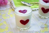 Фото к рецепту: Йогуртовый десерт с сердечками из желе