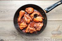 Фото приготовления рецепта: Курица в гранатовом соусе (на сковороде) - шаг №5