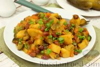 Фото к рецепту: Тушёная картошка с фасолью и маринованными огурцами