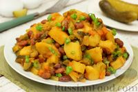 Фото приготовления рецепта: Тушёная картошка с фасолью и маринованными огурцами - шаг №11