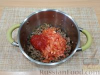 Фото приготовления рецепта: Чечевичный суп с фаршем и овощами - шаг №7