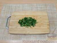Фото приготовления рецепта: Салат из капусты с перцем, консервированной фасолью и кукурузой - шаг №4
