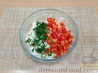 Фото приготовления рецепта: Салат из капусты с перцем, консервированной фасолью и кукурузой - шаг №5