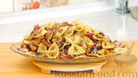 Фото к рецепту: Варнишкес (макароны с гречкой и грибами)