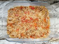 Фото приготовления рецепта: Рисовая запеканка с фаршем и помидорами - шаг №13