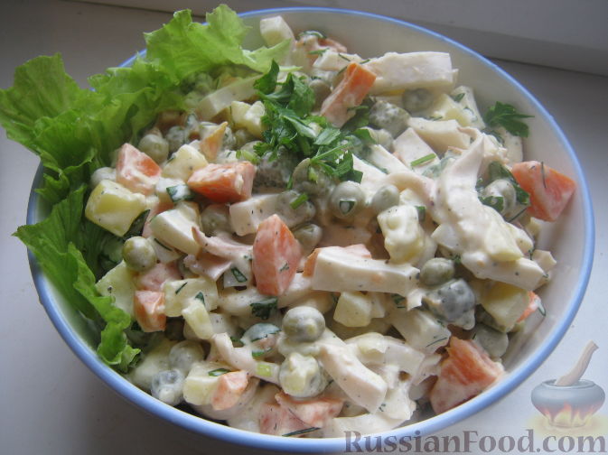 Салат из кальмаров и картофеля