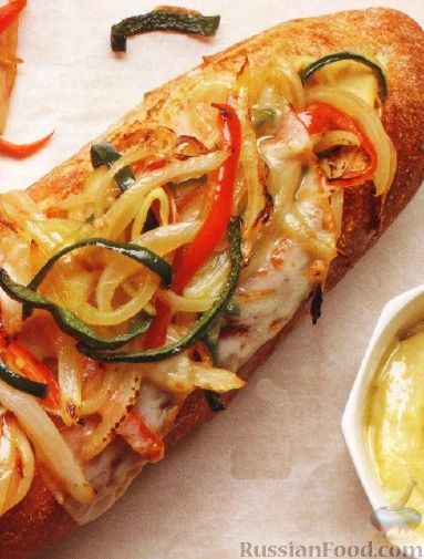 Рецепт Горячий багет с овощами и сыром