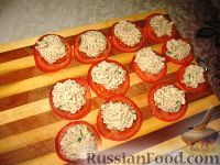 Фото приготовления рецепта: Закуска из фасолевого паштета на помидорах - шаг №3