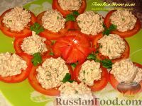 Фото приготовления рецепта: Закуска из фасолевого паштета на помидорах - шаг №4