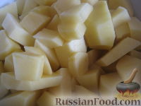 Фото приготовления рецепта: Суп из сушеных грибов с кислым огурчиком - шаг №3