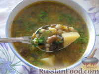 Фото приготовления рецепта: Суп из сушеных грибов с кислым огурчиком - шаг №9