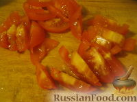 Фото приготовления рецепта: Салат овощной с редисом и семенами кунжута - шаг №3