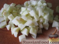 Фото приготовления рецепта: Американский салат со шпинатом и индейкой - шаг №6