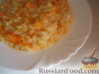 Фото к рецепту: Каша рисовая с тыквой на молоке (в мультиварке)