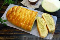 Фото приготовления рецепта: Дрожжевой пирог-плетёнка с капустой, тушенной с молоком - шаг №26