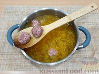 Фото приготовления рецепта: Суп с мясными фрикадельками и сливками - шаг №11