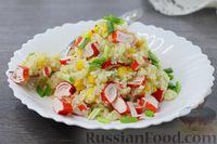 Фото к рецепту: Жареный рис с крабовыми палочками, кукурузой и яйцами