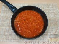 Фото приготовления рецепта: Гречаники с курицей, тушенные в томатном соусе - шаг №14
