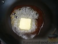 Фото приготовления рецепта: Рисовая каша с маковым молоком и карамелизированными яблоками - шаг №9