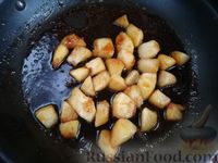 Фото приготовления рецепта: Рисовая каша с маковым молоком и карамелизированными яблоками - шаг №12