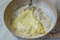 Фото приготовления рецепта: Дрожжевые пирожки с капустой и грибами (в духовке) - шаг №6
