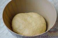 Фото приготовления рецепта: Дрожжевые пирожки с капустой и грибами (в духовке) - шаг №7