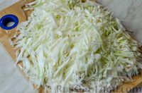 Фото приготовления рецепта: Дрожжевые пирожки с капустой и грибами (в духовке) - шаг №13