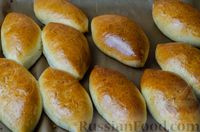 Фото приготовления рецепта: Дрожжевые пирожки с капустой и грибами (в духовке) - шаг №23