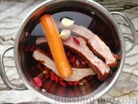 Фото приготовления рецепта: Суп с копчёными рёбрышками и фасолью - шаг №3