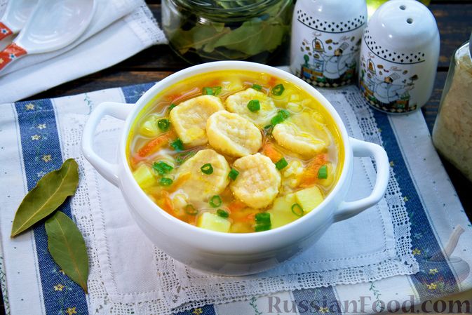 Суп с сырными рулетиками – кулинарный рецепт