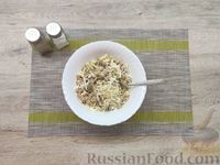 Фото приготовления рецепта: Крабовые палочки, фаршированные печенью трески и яйцом - шаг №6