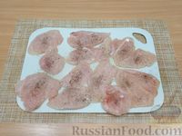 Фото приготовления рецепта: Отбивные из куриного филе в томатном кляре - шаг №3