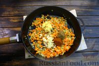 Фото приготовления рецепта: Томатный суп с чечевицей и беконом - шаг №8