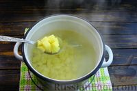 Фото приготовления рецепта: Рисовый суп с сырными клёцками - шаг №5