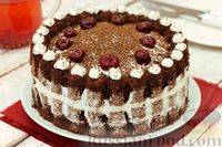 Фото приготовления рецепта: Шоколадный торт с вишней и сметанным кремом (в микроволновке) - шаг №22